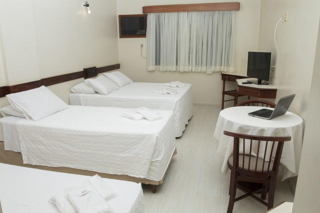 Carlton Plaza Hotel Uberlândia Esterno foto