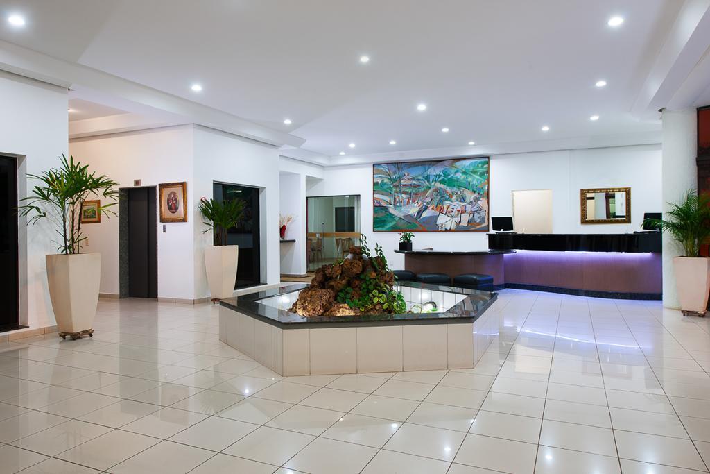 Carlton Plaza Hotel Uberlândia Esterno foto