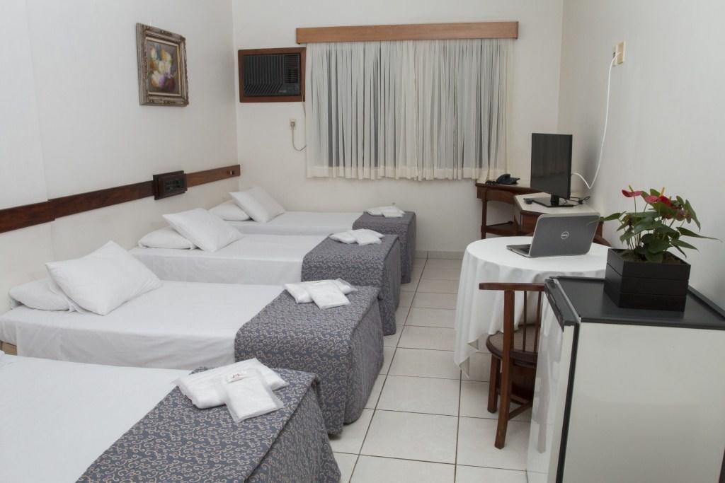 Carlton Plaza Hotel Uberlândia Esterno foto