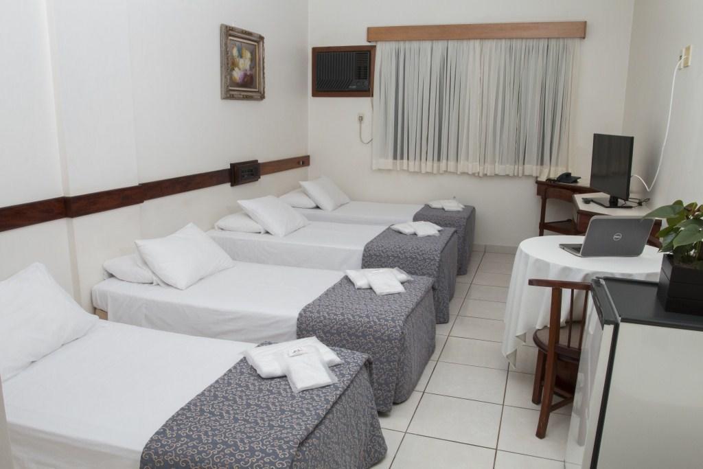 Carlton Plaza Hotel Uberlândia Esterno foto