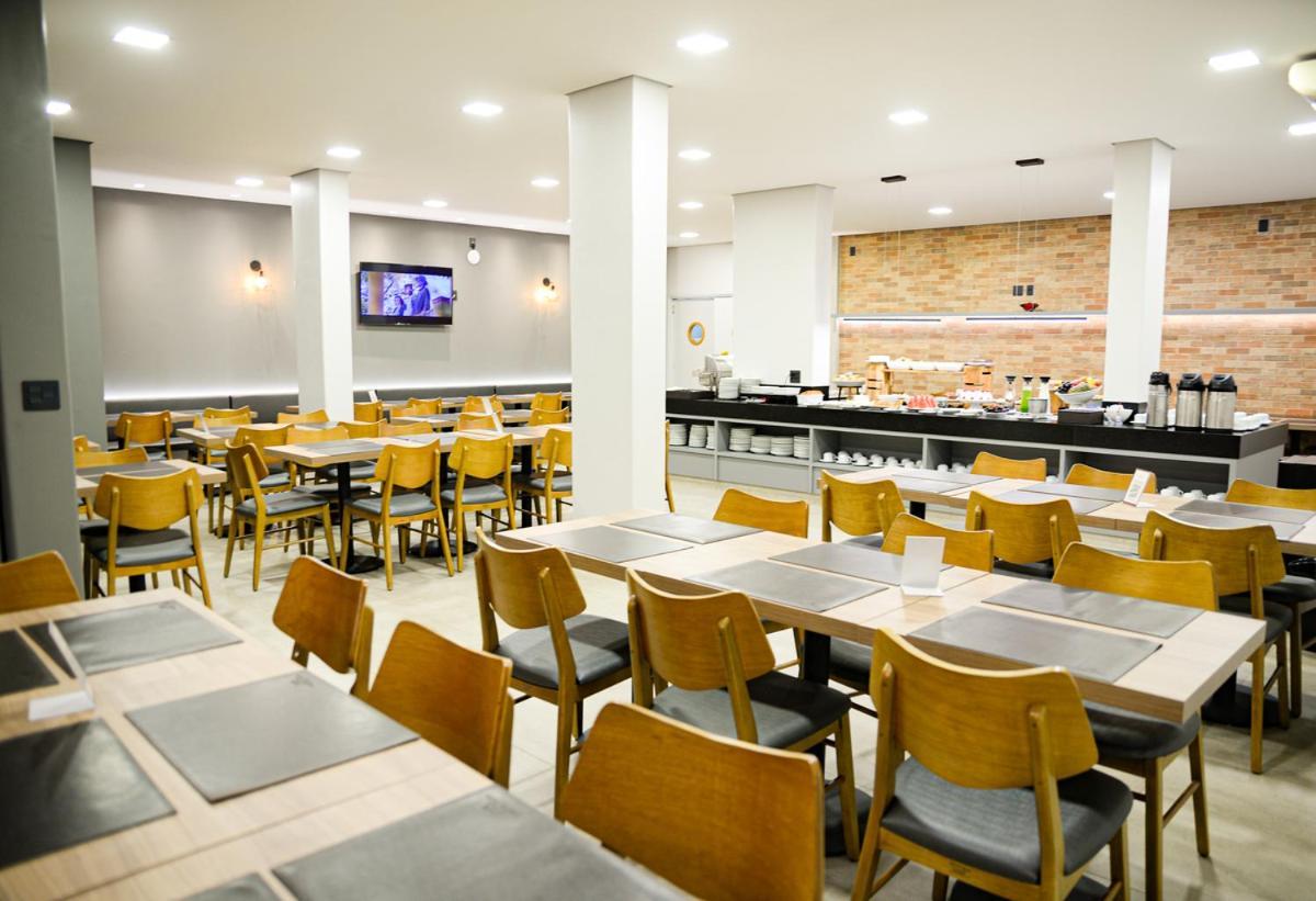 Carlton Plaza Hotel Uberlândia Esterno foto