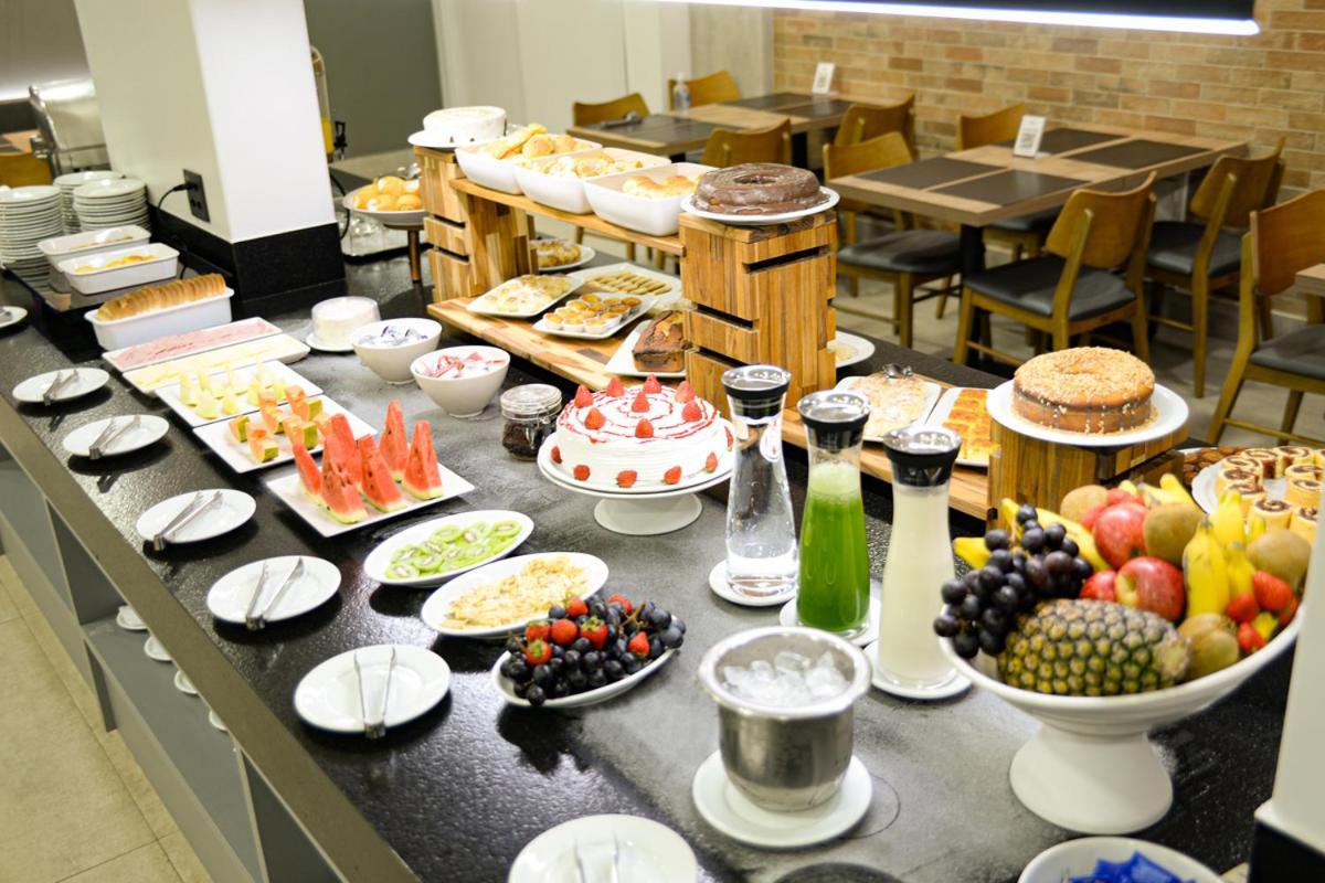 Carlton Plaza Hotel Uberlândia Esterno foto