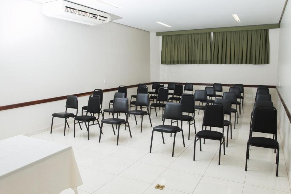 Carlton Plaza Hotel Uberlândia Esterno foto