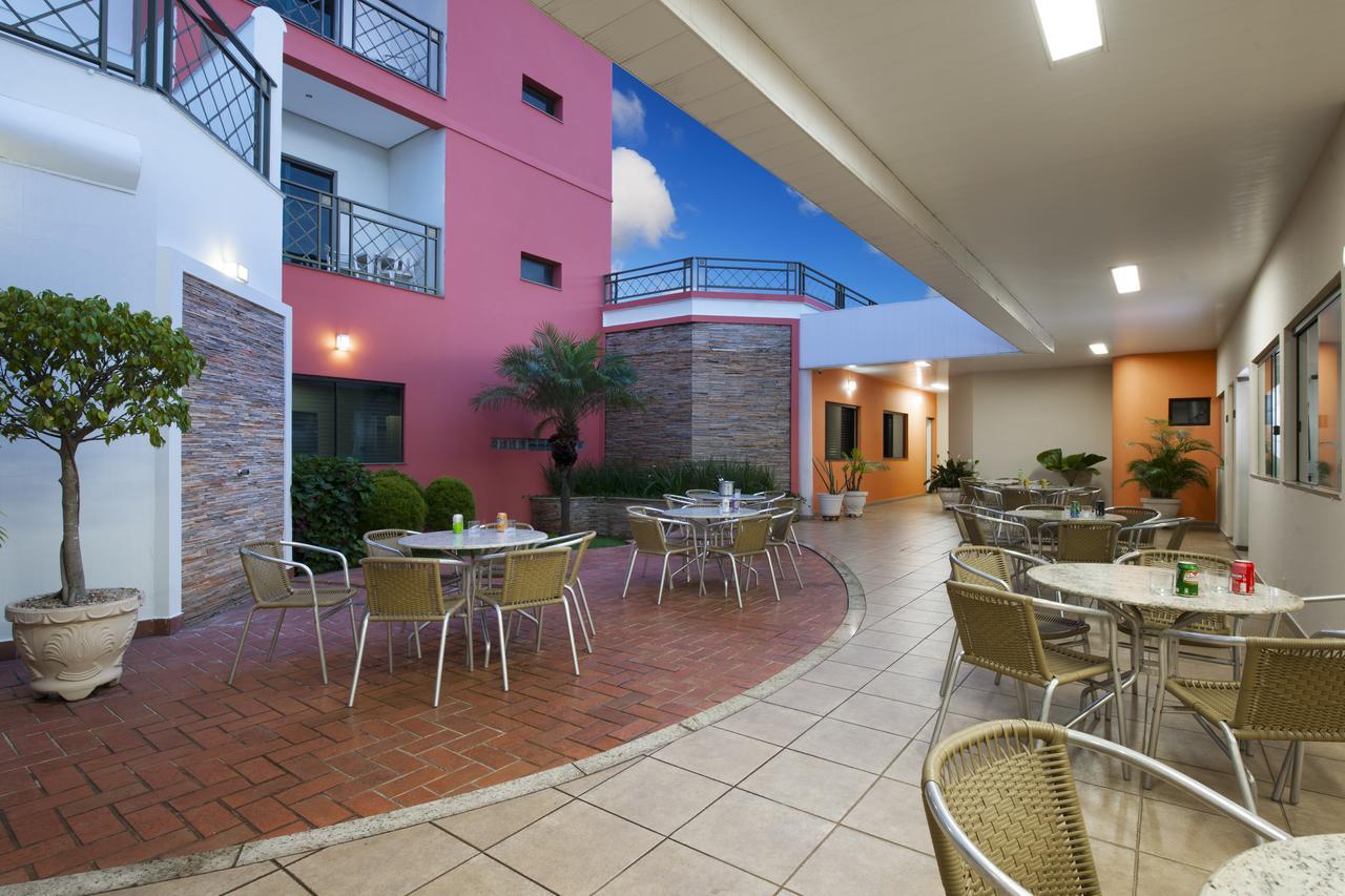 Carlton Plaza Hotel Uberlândia Esterno foto