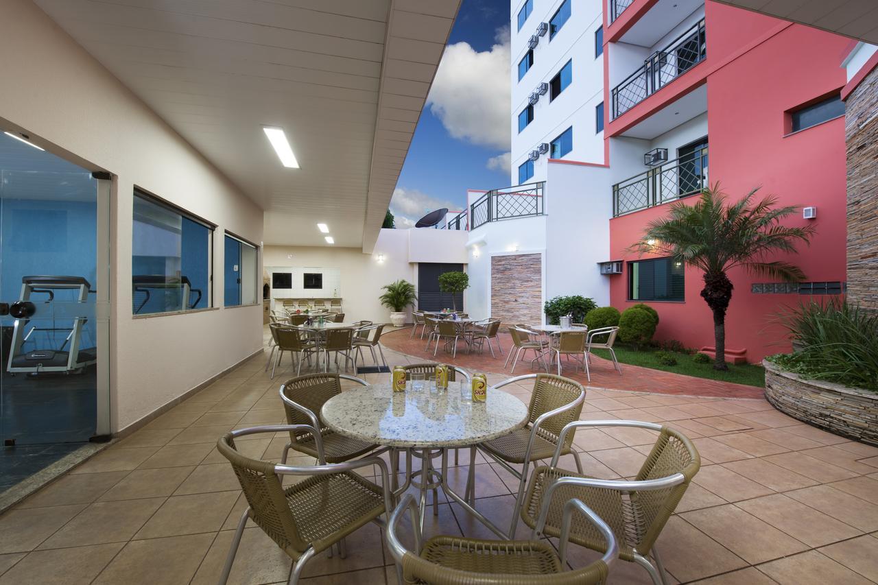 Carlton Plaza Hotel Uberlândia Esterno foto