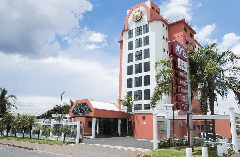 Carlton Plaza Hotel Uberlândia Esterno foto