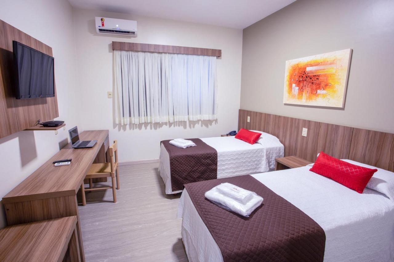Carlton Plaza Hotel Uberlândia Esterno foto