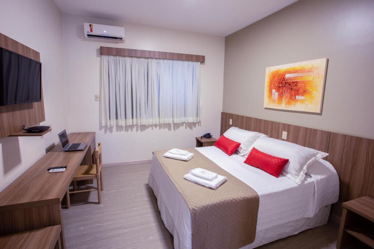 Carlton Plaza Hotel Uberlândia Esterno foto